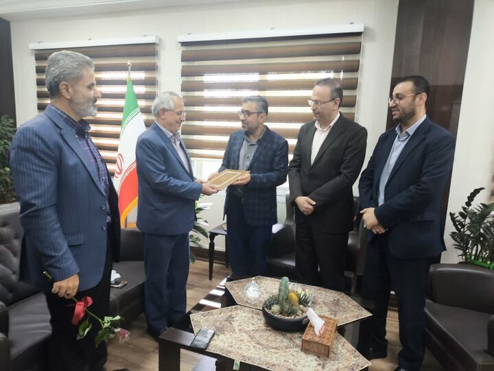 تجلیل از مقام والای آزادگان و ایثارگران در راه و شهرسازی مازندران