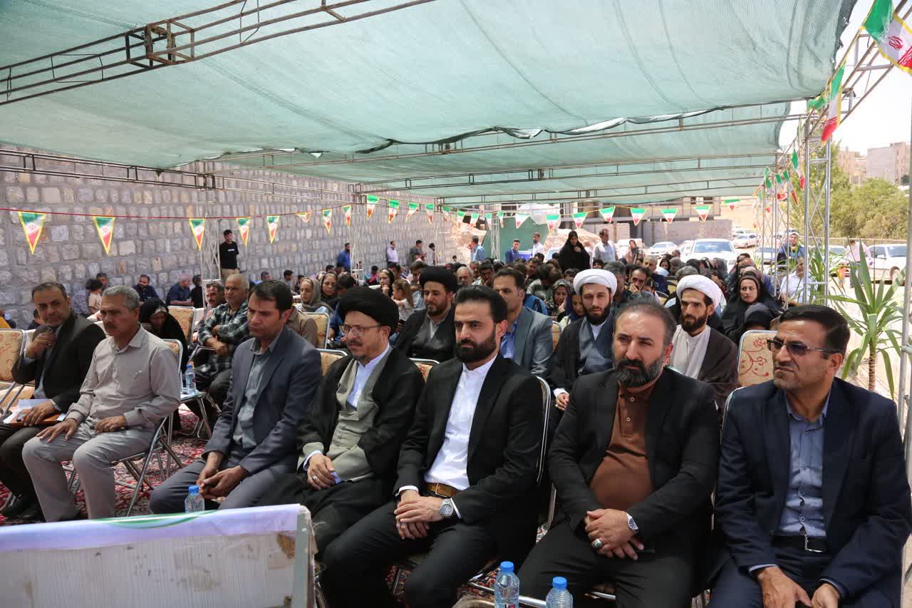 تحویل ۷۵ قطعه زمین مسکونی به مشمولان قانون جوانی جمعیت و خانوادههای دارای چهار فرزند در سامان چهارمحال و بختیاری