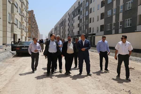 ببینید/ بازدید مدیر کل دفتر طرح ریزی و پایش مسکن وزارت راه و شهرسازی به استان قزوین و هیأت همراه