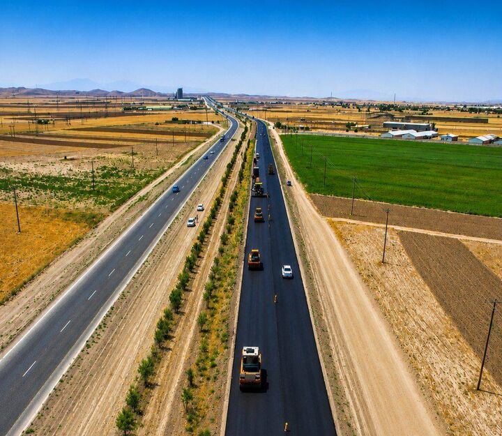 ️اجرای ۴۵۰ کیلومتر روکش آسفالت و ۶۳۰ کیلومتر خط‌کشی در محورهای استان همدان