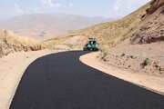 ببینید | عملیات آسفالت محور روستایی اورازان در شهرستان طالقان