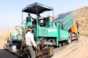 ببینید | عملیات آسفالت محور روستایی اورازان در شهرستان طالقان
