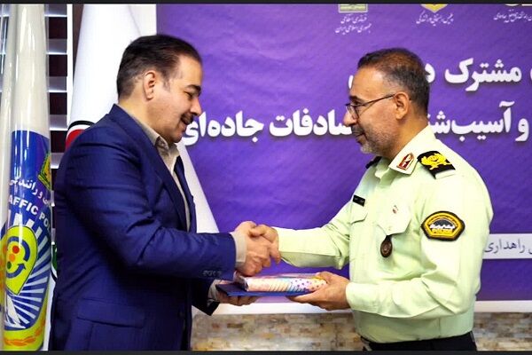 قدردانی سردار تاجره از مدیرکل راهداری و حمل و نقل جاده‌ای استان مرکزی