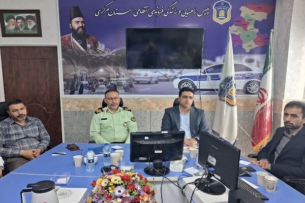 تأکید مدیرکل راه و شهرسازی استان مرکزی بر تسریع در رفع مشکلات اراضی و اسناد کلانتری‌ها و تأمین مسکن سازمانی نیروی انتظامی