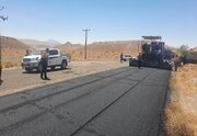 ببینید/ عملیات روکش آسفالت محور روستایی شصت فیچ بافت در استان کرمان