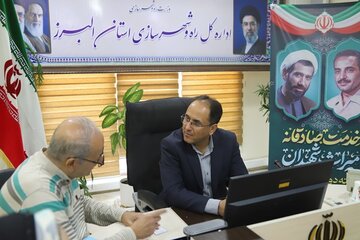 ببینید | ملاقات چهره به چهره مدیرکل و معاونان راه و شهرسازی استان البرز با مردم در هفته دولت