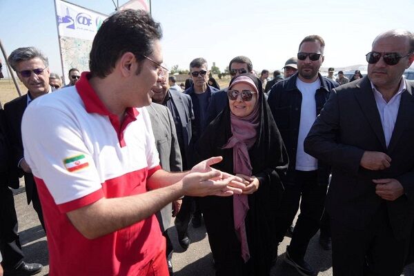 وزیر راه و شهرسازی از پروژه راهسازی در محور ملایر بازدید کرد