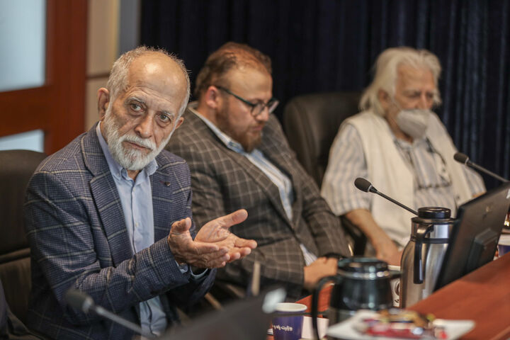 ببینید/ ﻧﺸﺴﺖ ﻫﻢﺍﻧﺪﯾﺸﯽ اساتید ﺻﺎﺣب‌نظر در حوزه معماری و طراحی شهری برای به روز رسانی و تدقیق شرح وظایف «دبیرخانه دائمی مسابقات معماری و طراحی شهری»