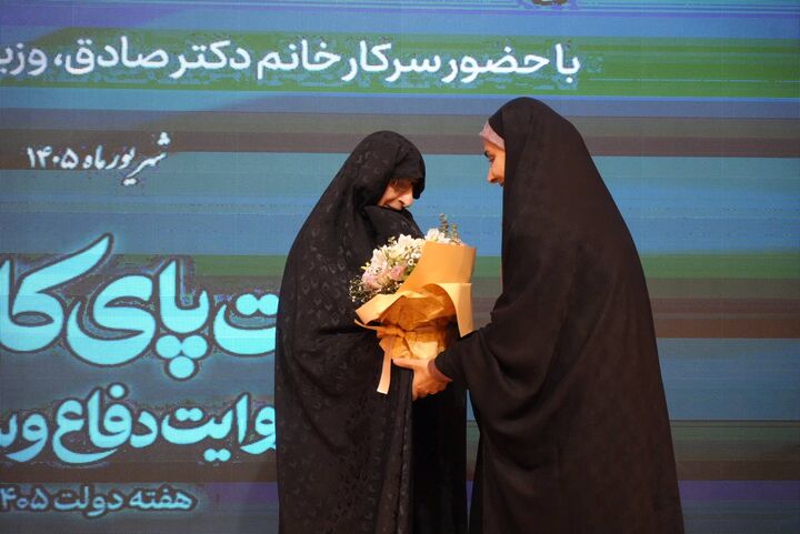 قدردانی  وزیر راه و شهرسازی از معلم دوران تحصیل خود در همدان