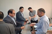 دیدار صمیمانه مدیرکل راه و شهرسازی استان مرکزی با کارکنان به مناسبت هفته دولت