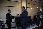 گزارش تصویری | تجلیل مدیرکل راهداری و حمل و نقل جاده‌ای لرستان از کارکنان به مناسبت هفته دولت و روز کارمند