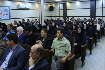 ویدیو| نشست خبری حیدر دشتی پور مدیرکل راهداری و حمل‌ونقل جاده‌ای استان ایلام با اصحاب رسانه همزمان با هفته دولت