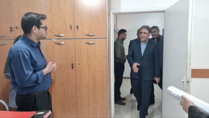 ببینید | دیدار مدیرکل راه و شهرسازی خوزستان با کارمندان به مناسبت هفته دولت و روز کارمند