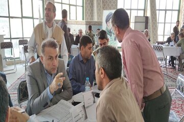 دیدار چهره‌به‌چهره مدیران راه و شهرسازی خراسان شمالی با مردم در قالب میز ارتباطات مردمی