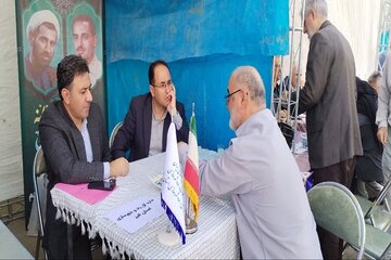 همزمان با هفته دولت؛ میز ارتباطات مردمی اداره‌کل راه و شهرسازی البرز در مصلی کرج برپا شد