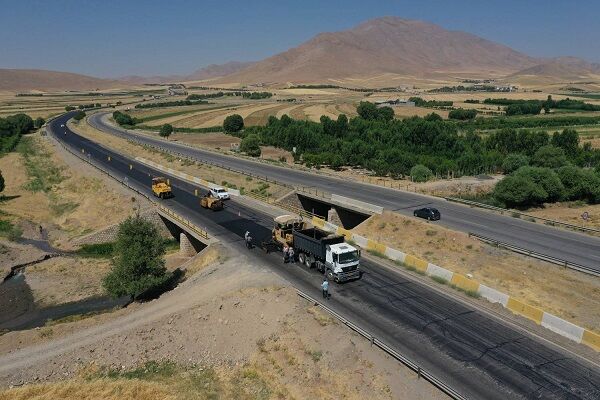 ️اجرای ۳۰۶ کیلومتر عملیات بهسازی و روکش آسفالت در محورهای مواصلاتی استان کرمانشاه