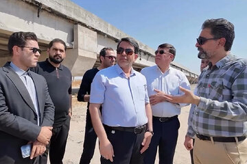 پیگیری استاندار کرمان برای تأمین مالی پل دوم بهادرآباد/ پروژه به مراحل نهایی رسید