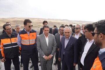 ویدیو/استاندار آذربایجان‌شرقی با حضور در محل پل بیات از روند اجرای عملیات بازسازی این پل بازدید و آخرین وضعیت پروژه را بررسی کرد