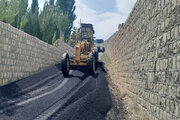 ببینید|  انجام عملیات روکش آسفالت گرم در زیرگذر روستای چهارزبر استان کرمانشاه