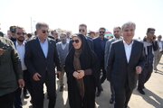 ببینید|فرآیند عملیات خارج سازی کشتی غرق شده موسوم به خانیان در بندر خرمشهر