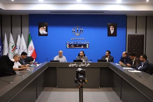 ببینید|برپایی میز خدمت مدیرکل راه و شهرسازی خراسان رضوی/ پاسخگویی مستقیم به مطالبات کارکنان و شهروندان در حوزه املاک و حقوقی