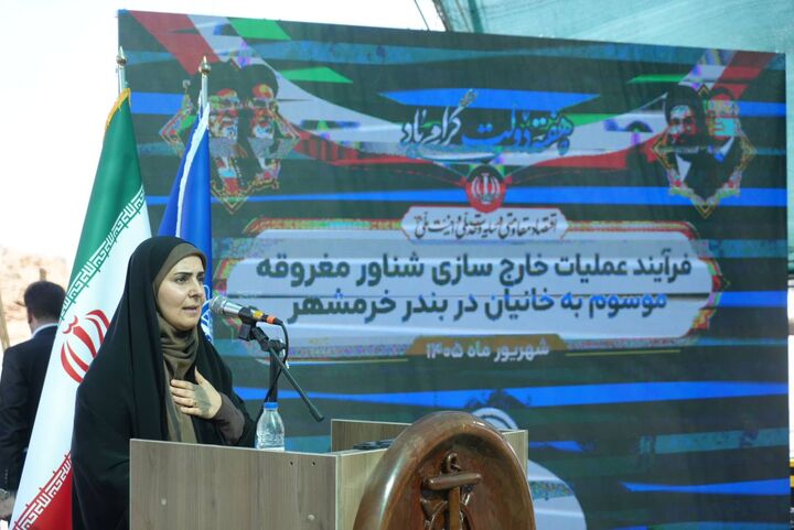 خروج بزرگ‌ترین مغروقه اروند ؛ ایمنی تردد و رونق اسکله ها را به دنبال دارد