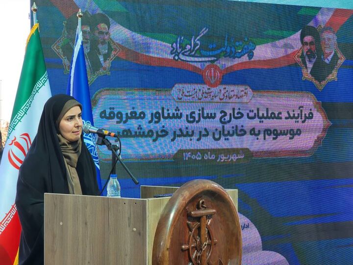 ببینید|بازدید وزیر راه و شهرسازی از روند خارج‌سازی کشتی غرق شده خانیان در بندر خرمشهر