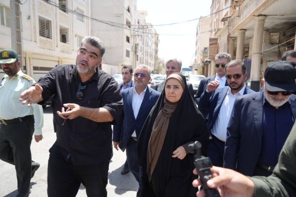 اسناد مالکیت ۲۴۰ واحد مسکونی «کوی بلوکی‌ها» در ماهشهر پس از ۵۰ سال واگذار شد