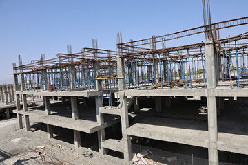 پروژه ۴۵۰ واحدی مسکن جیرفت با دو پیمانکار ادامه می‌یابد