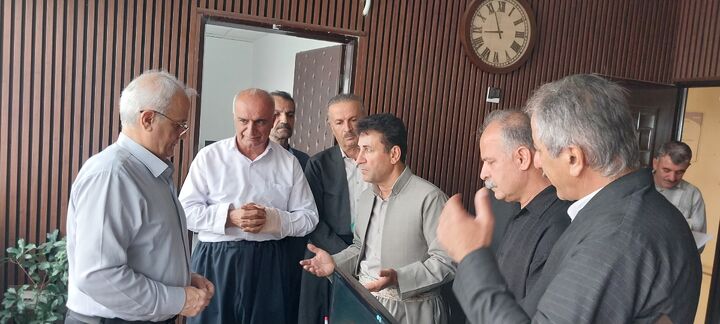 تکریم ارباب رجوع