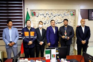 تجلیل از خادمان اربعین حسینی استان مرکزی در حوزه حمل‌ونقل جاده‌ای