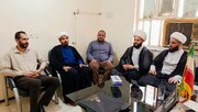 ببینید| آیین تقدیر امام جمعه شهرستان هویزه از رئیس اداره راه وشهرسازی شهرستان جهت اخذ سند تک برگ دفتر امام جمعه و مصلی نماز جمعه پس از بیست سال