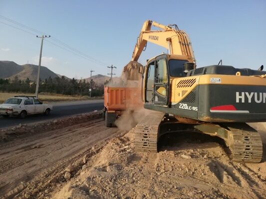 آغاز عملیات تعریض و بهسازی محور شهرک امیر کبیر تا روستای دواسب در استان زنجان
