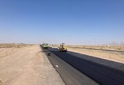 ببینید/ عملیات بهسازی و روکش آسفالت محور باغین _رفسنجان
