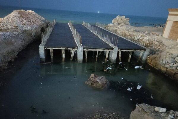 دفع آبهای سطحی بندر دیر بوشهر