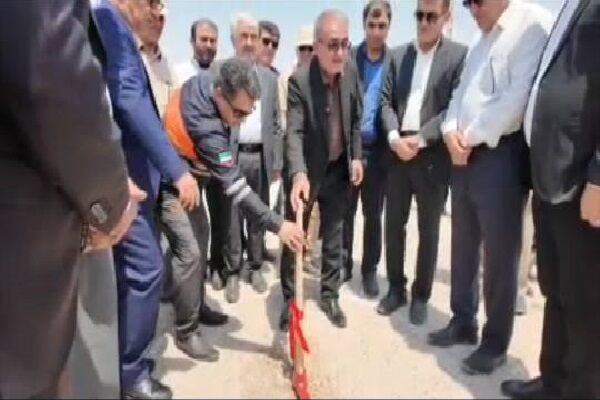 صحبت های رحمانی استاندار و پیمانجو مدیرکل راهداری و حمل‌ونقل جاده‌ای استان کهگیلویه و بویراحمد در آیین آغاز عملیات اجرایی پروژه اصلاح نقطه حادثه خیز سرلیکک در شهرستان بهمئی