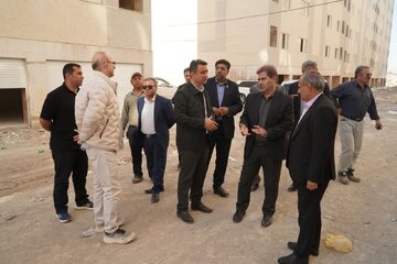 ببینید : بازدید معاون هماهنگی امور عمرانی استانداری اردبیل از ساخت واحدهای مسکونی و عملیات اجرایی زیرساخت ها در شهرک ۶۴۵ هکتاری سردار شهید سلیمانی اردبیل
