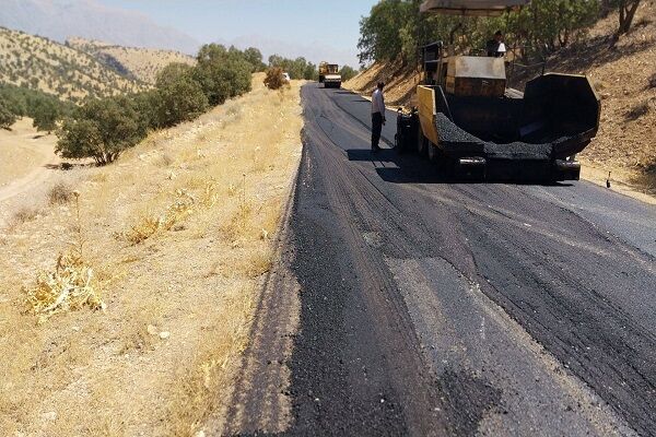 آغاز عملیات روکش آسفالت پروژه بهسازی و آسفالت محورهای راه روستایی بخش کبگیان (آنتنی‌های چیتاب)