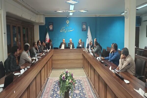 مسائل و مشکلات راه‌های شهرستان فراهان بررسی شد