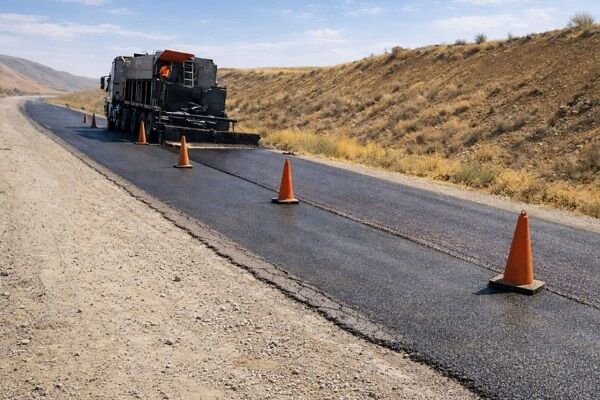 اجرای روکش میکروسرفیسینگ در محور شازند - هندودر
