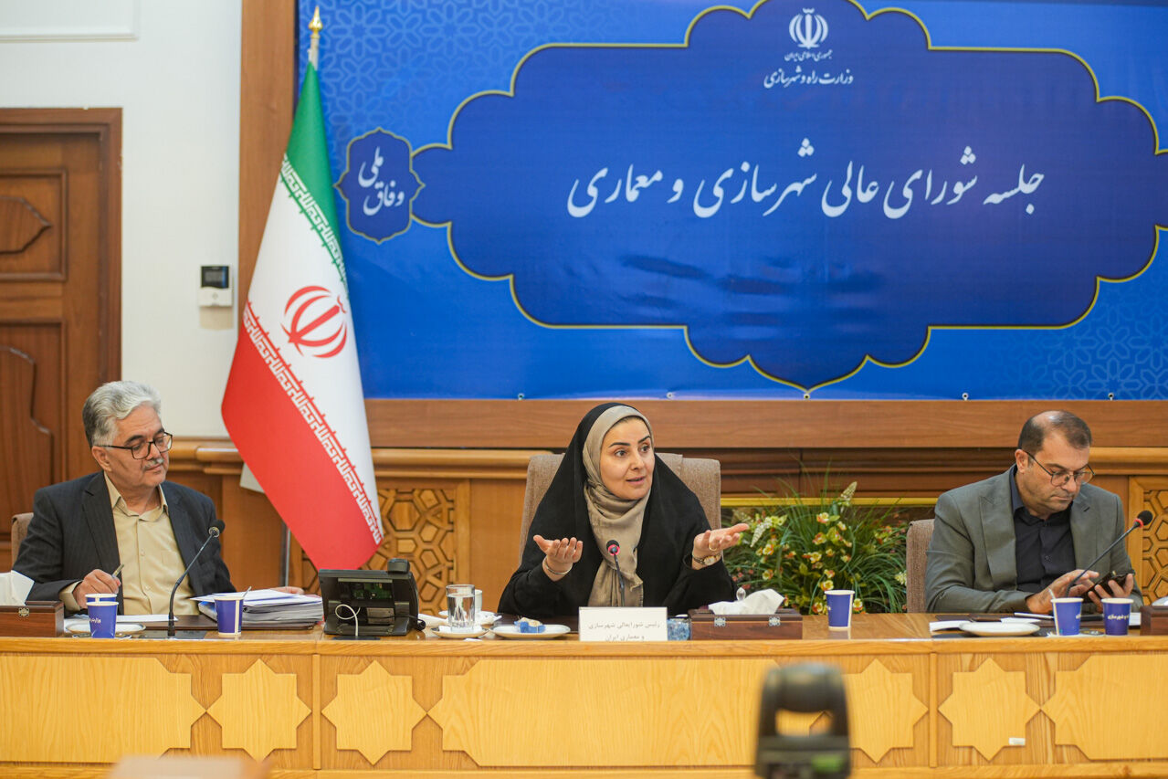 تأکید وزیر راه و شهرسازی بر صیانت از تخت جمشید و توجه به پیامدهای فرونشست