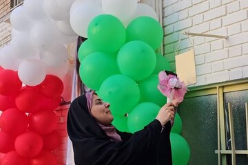 نواختن زنگ سال تحصیلی با حضور فرزانه صادق وزیر راه و شهرسازی در مدرسه شهدای هشتم شهریور منطقه ۱۲