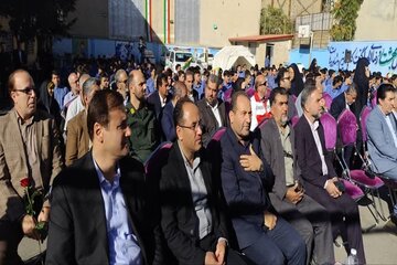 ببینید | آیین نواختن زنگ آغاز سال تحصیلی و زنگ مقاومت در هنرستان شاهد ایثارگران البرز برگزار شد