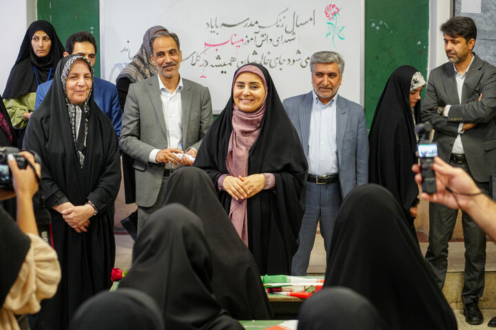 از جای خالی دانشآموزان میناب تا زنگ مهر در مدرسه شهدای هشتم شهریور