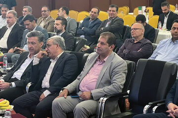 قدردانی از مدیرکل راه و شهرسازی استان اصفهان در همایش تخصصی قیرهای اصلاح‌شده