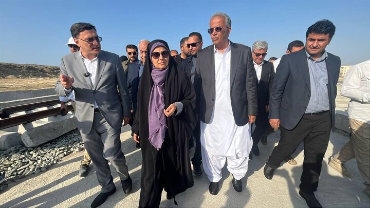 بازدید وزیر راه و شهرسازی از پروژه راه‌آهن چابهار–زاهدان