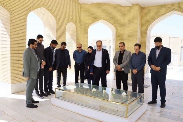 تجدید میثاق سرپرست و کارکنان شرکت عمران شهر جدید رامشار با آرمان‌های شهدا