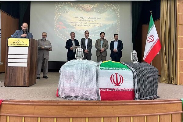 ببینید |تجلیل از ایثارگران و خانواده‌های معظم شهدا در اداره‌کل راه و شهرسازی گیلان