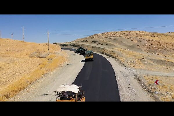 ️ ویدیو | عملیات بهسازی و روکش آسفالت محور فرعی ازگله به سرپل ذهاب بطول ۴/۵ کیلومتر در حوزه شهرستان ثلاث باباجانی استان کرمانشاه