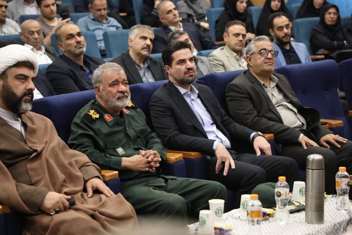 مراسم گرامیداشت هفته دفاع مقدس در سازمان هواپیمایی کشوری برگزار شد / تجلیل از رزمندگان سازمان هواپیمایی کشوری